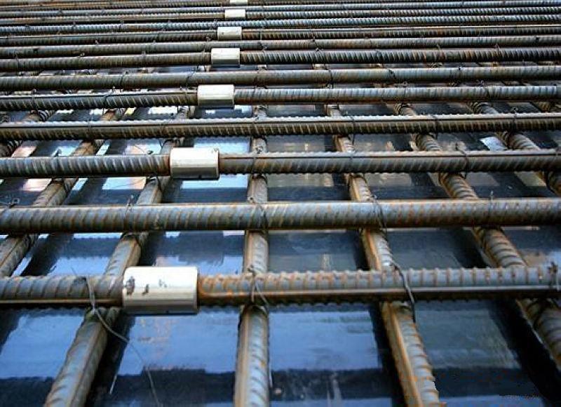 台湾为什么建楼房时，要在钢筋上加一排小圆环？原来作用这么大